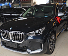 2017年10月的宝马x1（华晨），黑色，跑了4.8万公里，