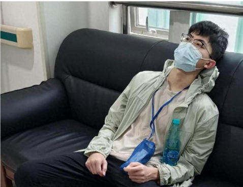 23岁中大直博生胃癌晚期,十次化疗后重生!年轻人为啥得胃癌?医生:这些习惯害了他